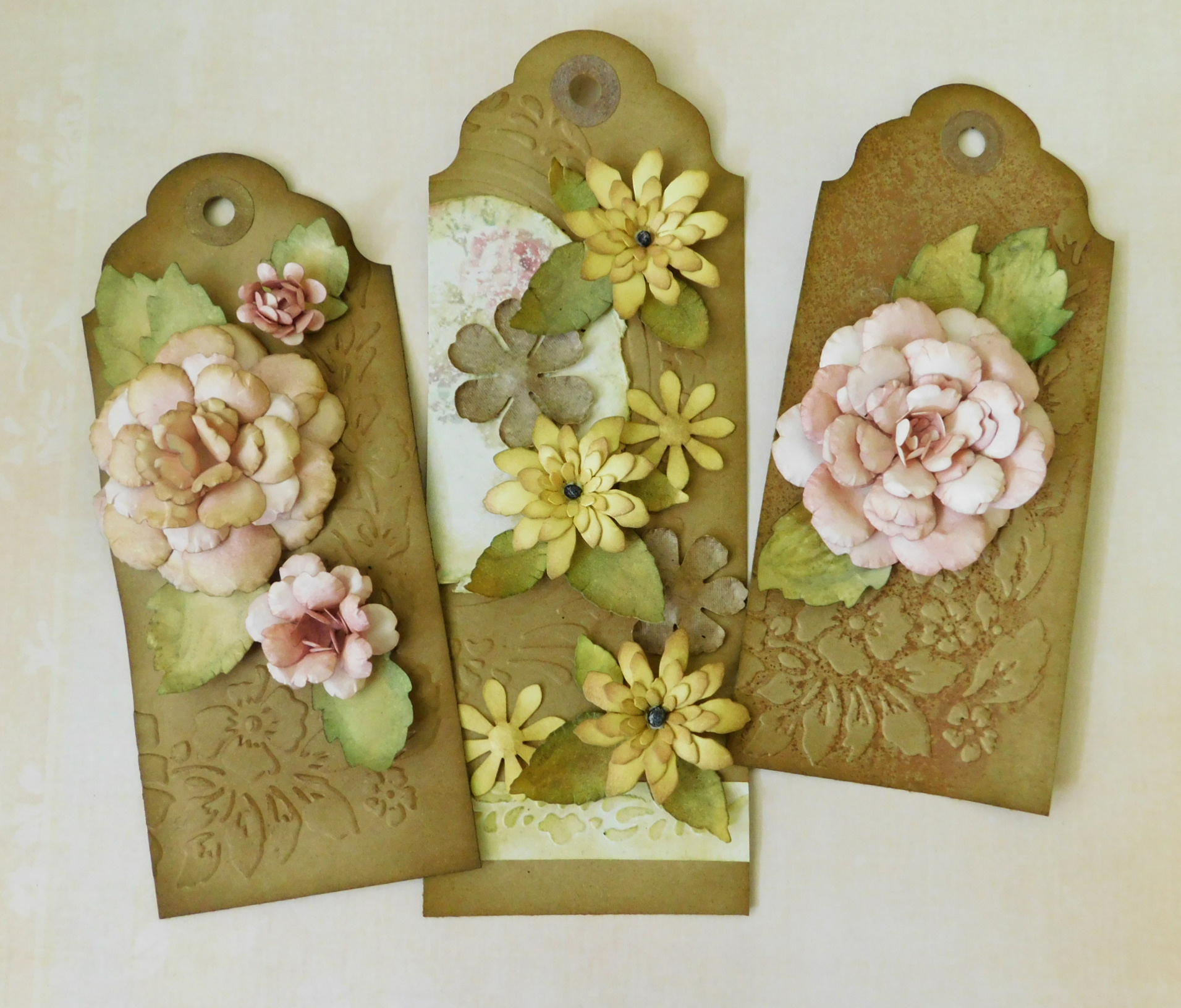 You are currently viewing Floral Tags – Shaped Paper Flower Project