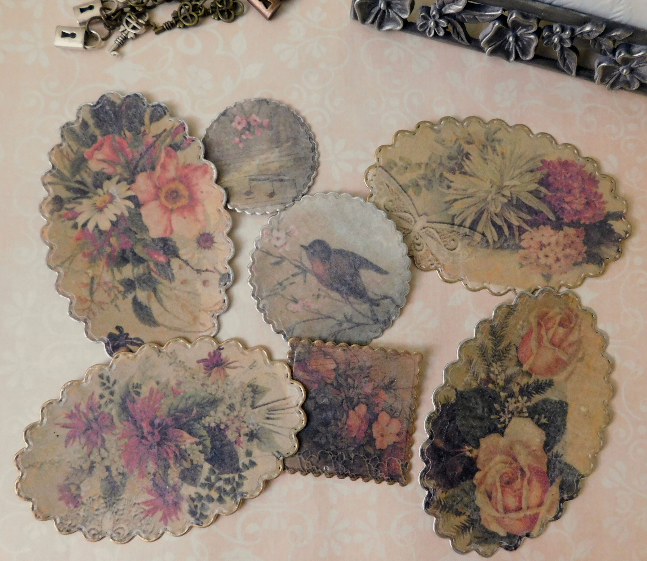 You are currently viewing Wax Paper Vignettes – Embellishments Or Ephemera